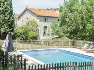 Organic Holidays - Domaine Grand Guilhem, 1 Chemin du Col de la Serre, 11360 Cascastel. 