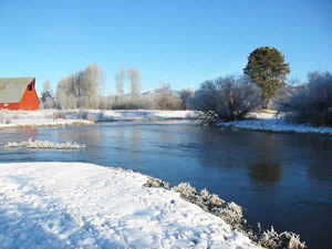 Organic Holidays - Jo's Motel and Campground, 52851 Highway 62, Fort Klamath,  OR 97626. 