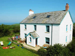 Organic Holidays - Little Barton Farmhouse, Hartland, Bideford. EX39 6DY