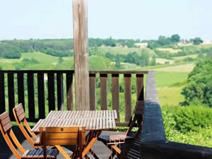 Organic Holidays - Wine Lodge at Chateau Feely, Chateau Haut Garrigue, 24240 Saussignac. 
